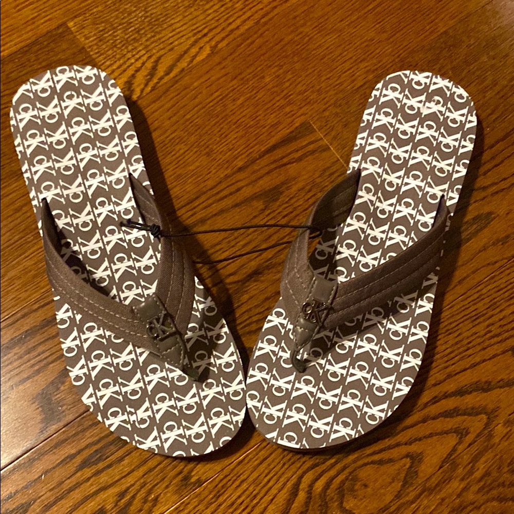 Classic Calvin Klein sandals Flip Flops with CK !! Free earrings